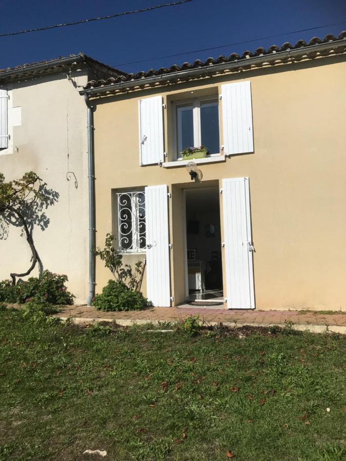 Charmant Studio Meuble Montignac-Charente Kültér fotó