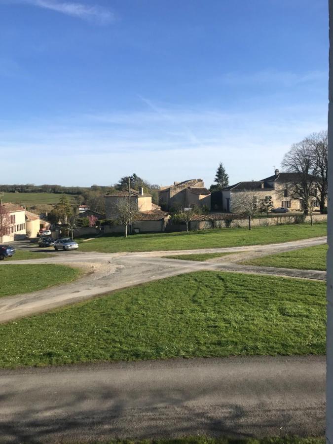 Charmant Studio Meuble Montignac-Charente Kültér fotó